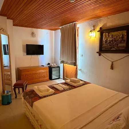 Antik House 1880 Hotel