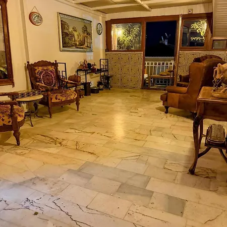 Antik House 1880 Hotel