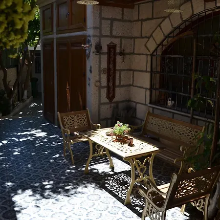 Antik House 1880 Hotel